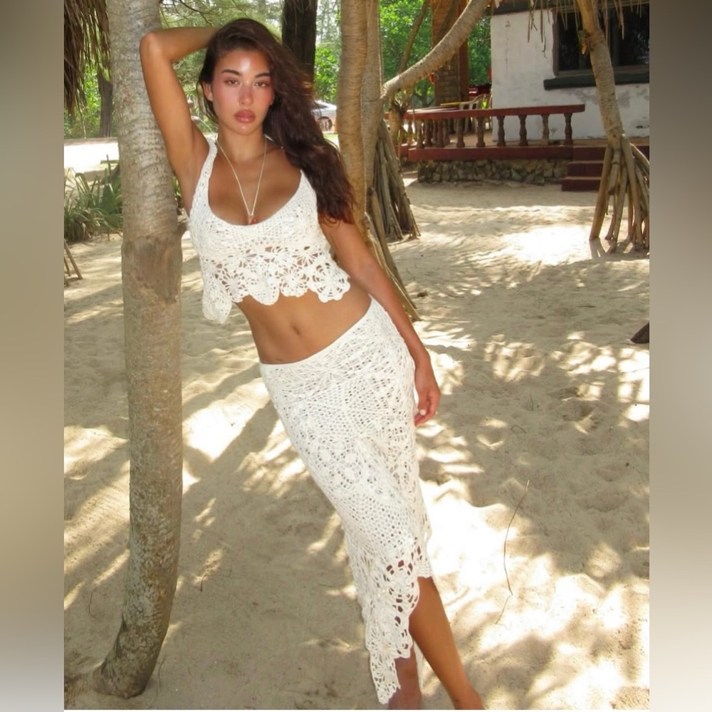 Indah Libra crochet top and Neptune skirt in vanilla - Picture 8 of 17